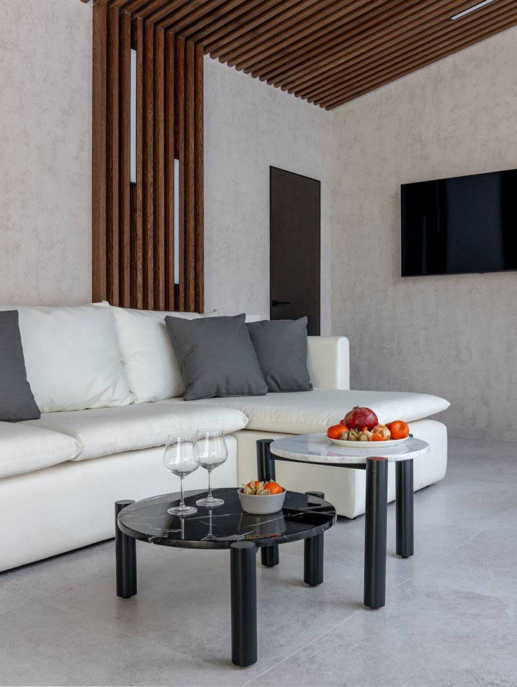 Матовая штукатурка в светлом оттенке в интерьере в частном доме