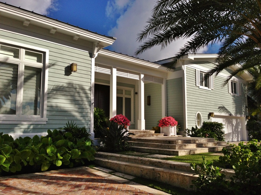 Photo of a tropical exterior in Miami.