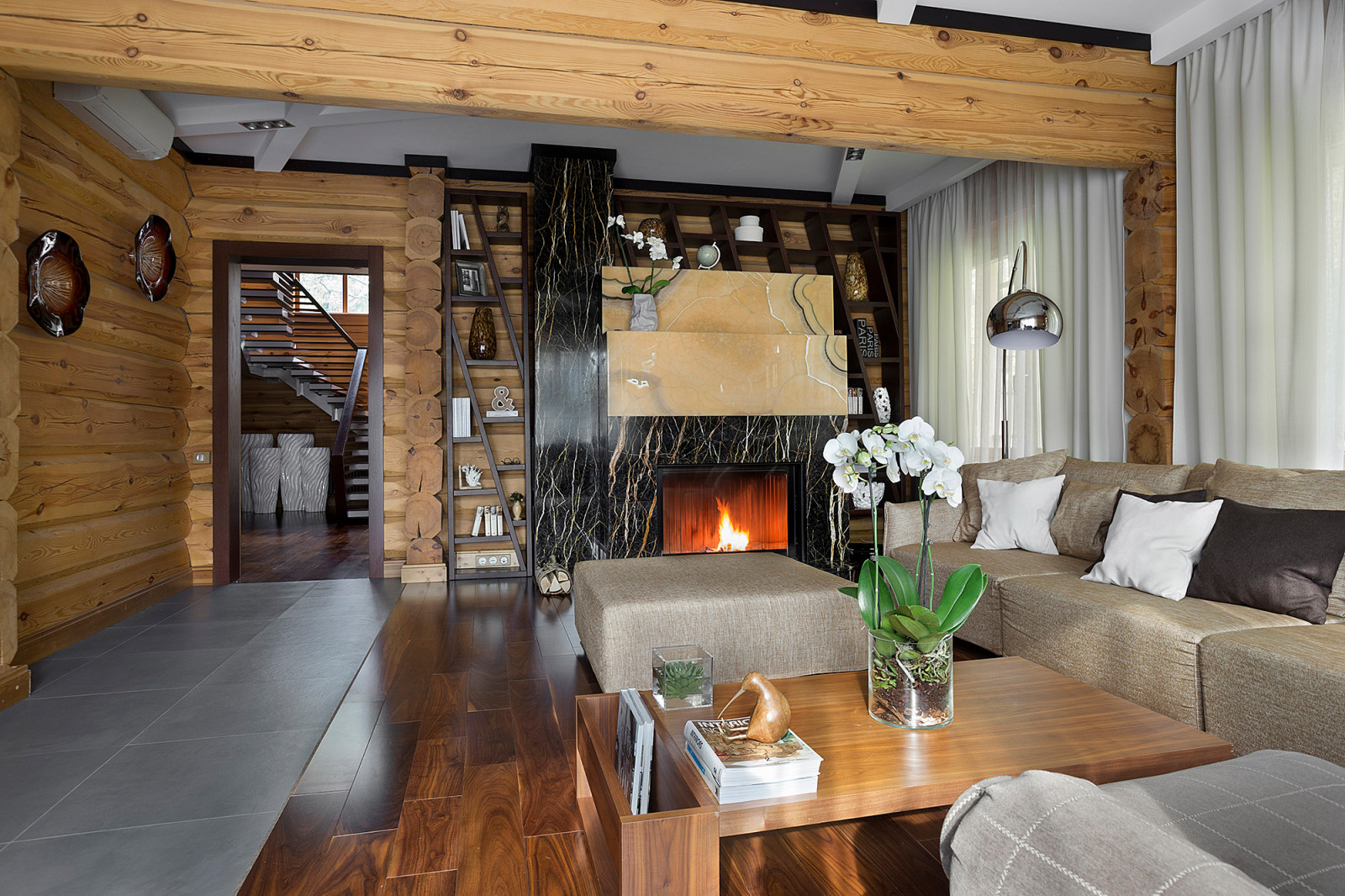 Дом под соснами