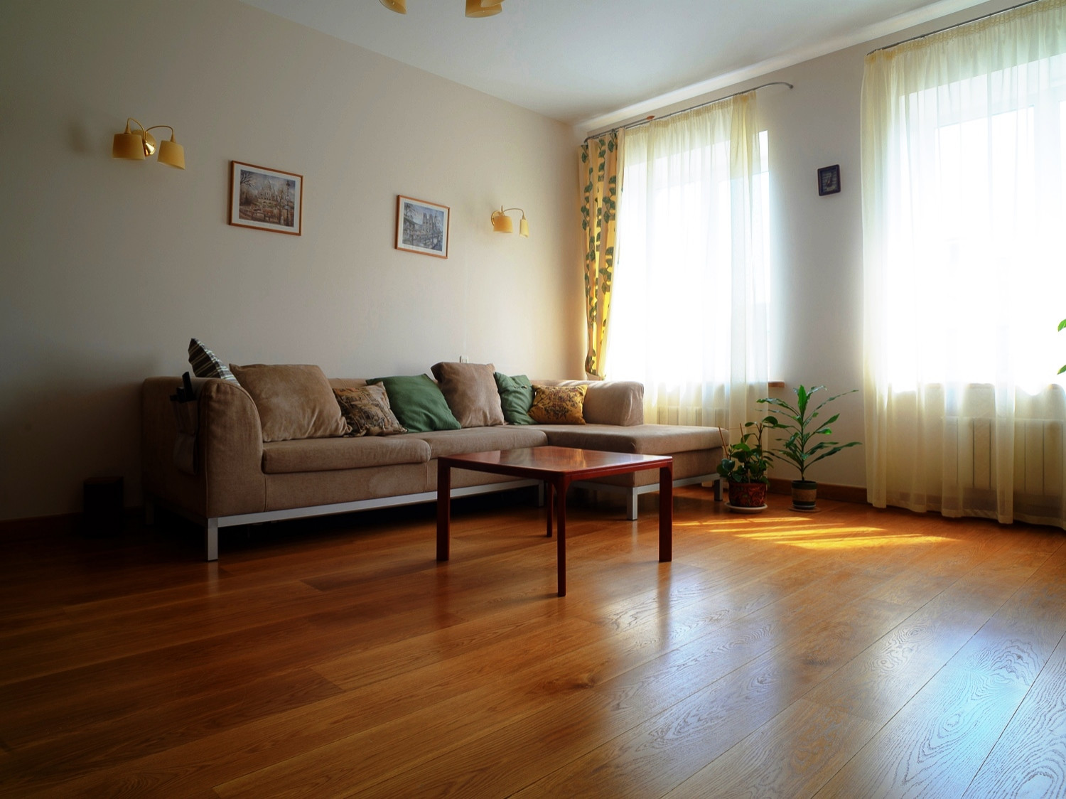 Паркетная доска из массива дуба Tantum Quercus в интерьере (квартира)