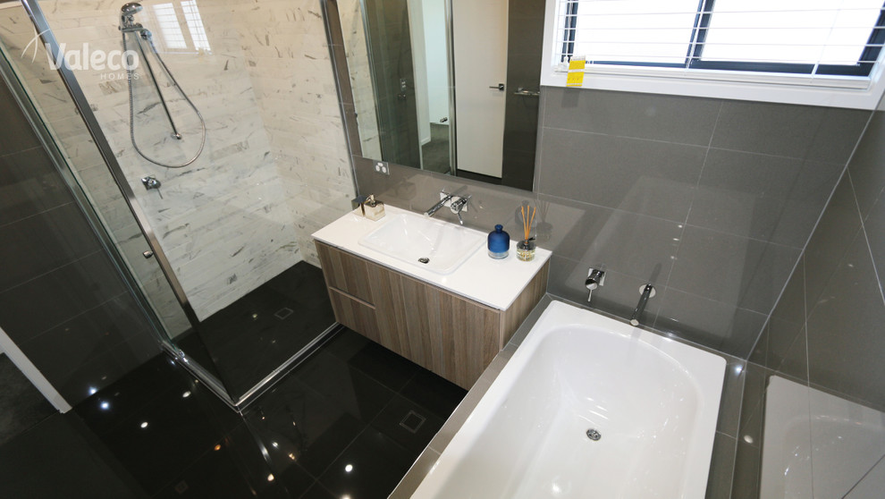Design ideas for a contemporary bathroom in Brisbane.