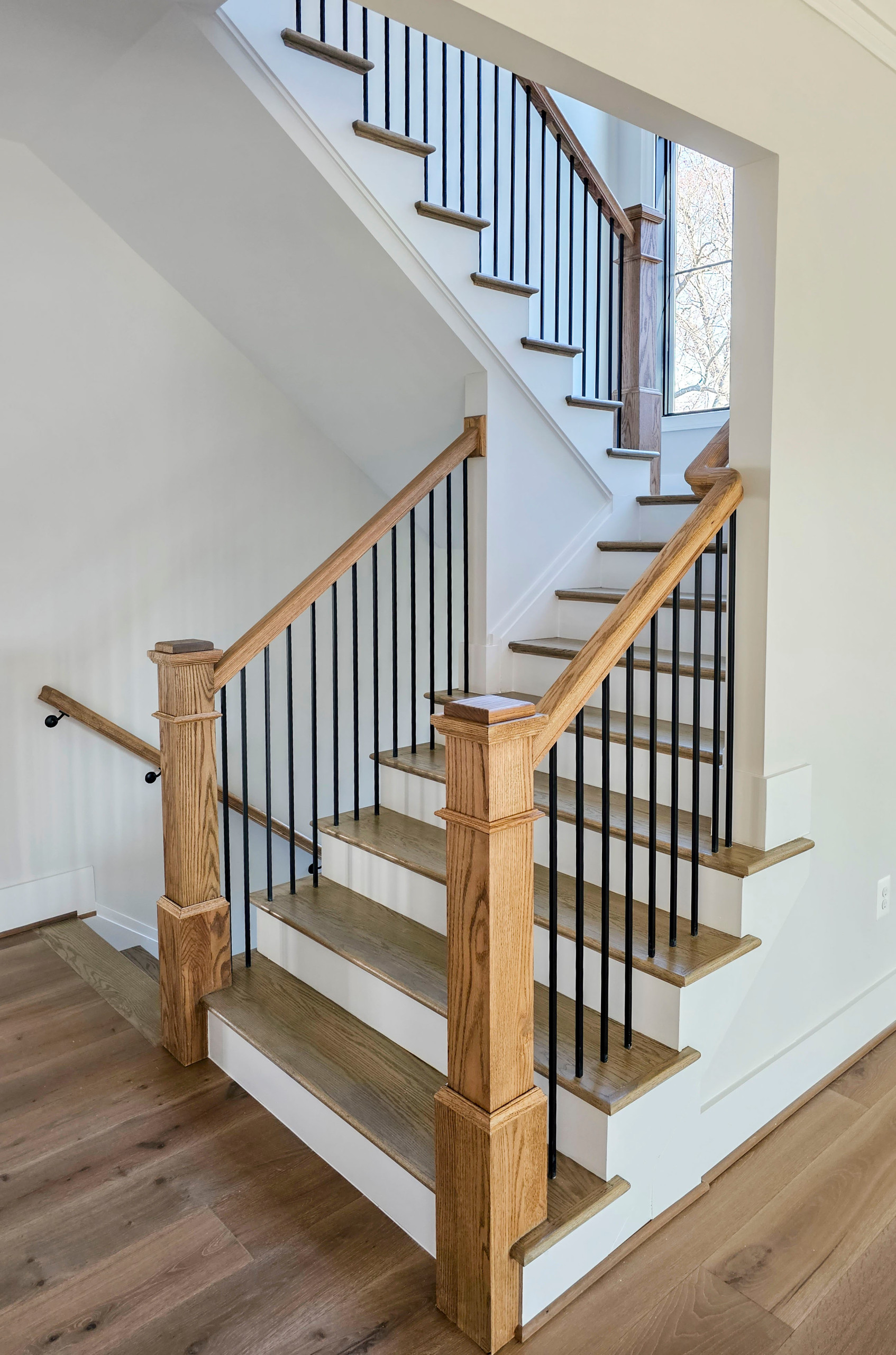 105_Modern and Bold U-Shaped Staircase, Vienna VA 22180