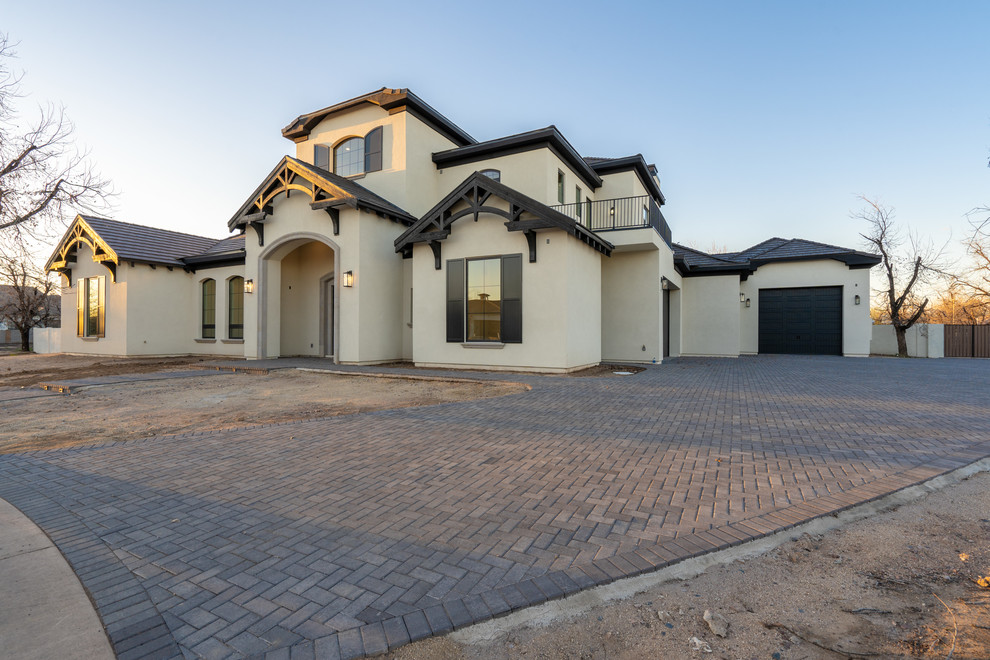 Inspiration for a transitional home design remodel in Phoenix