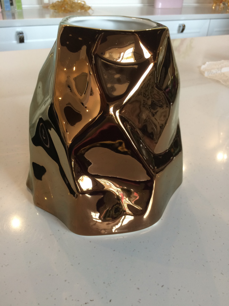 Распродажа выставочных образцов итальянской мебели, светильников и аксессуаров