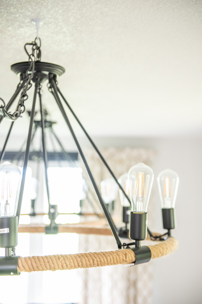 Inspiration for a transitional home design remodel in Toronto