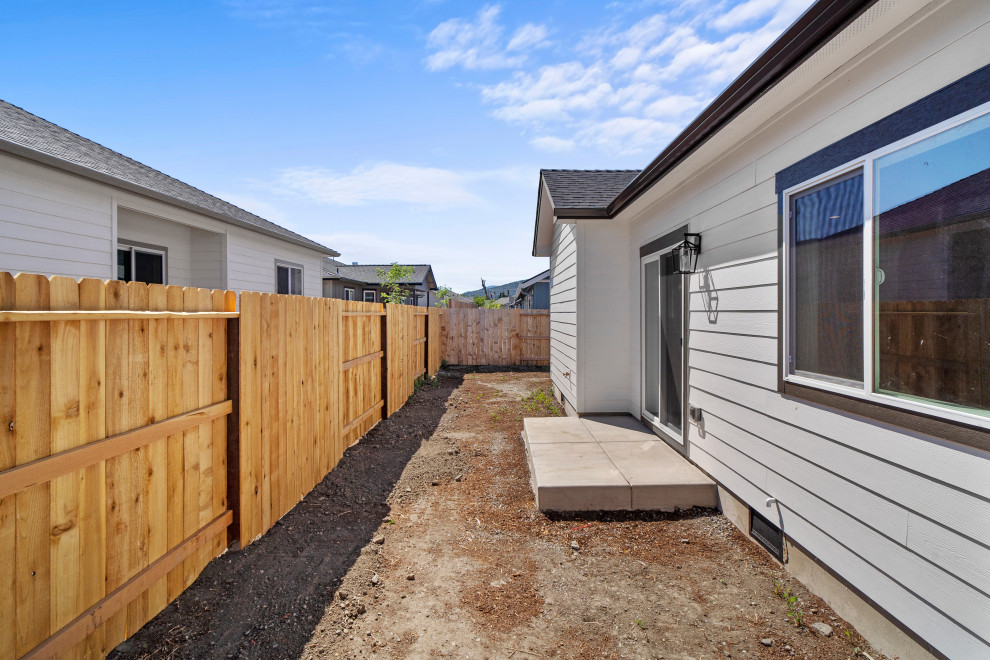 Home design - transitional home design idea