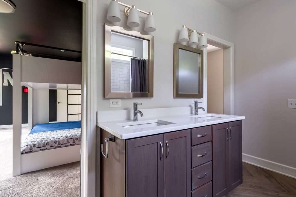 Transitional home design photo in Nashville