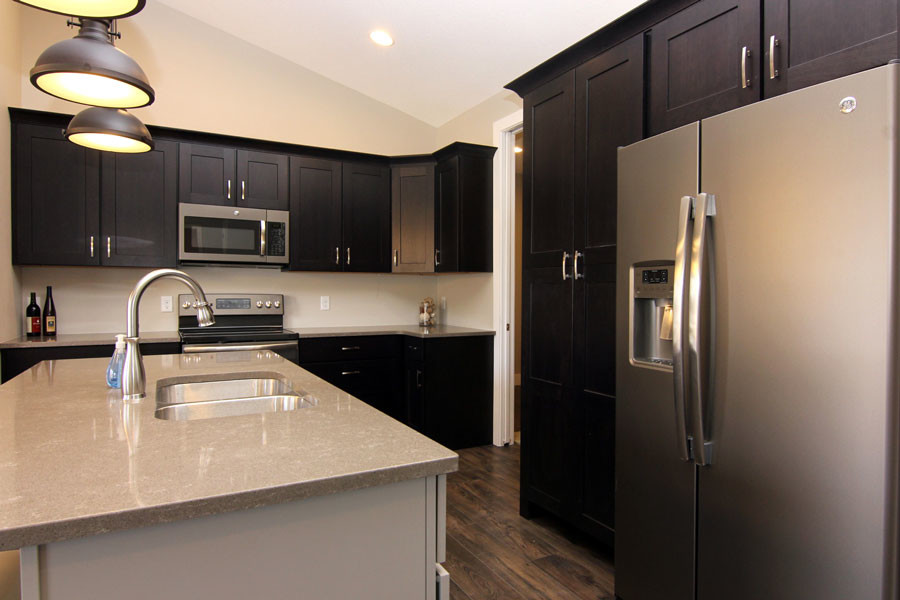 Kitchen - transitional kitchen idea in Cedar Rapids