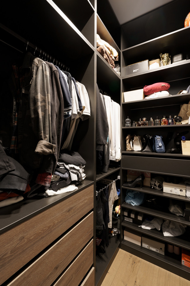 Серая мебель с деревом для всей квартиры