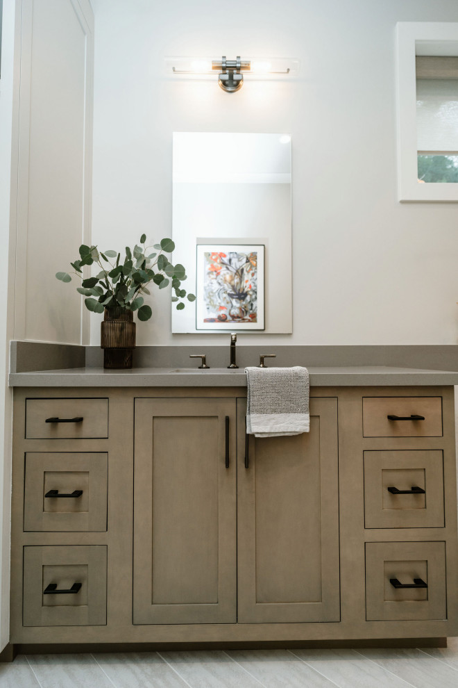Transitional home design photo in San Francisco