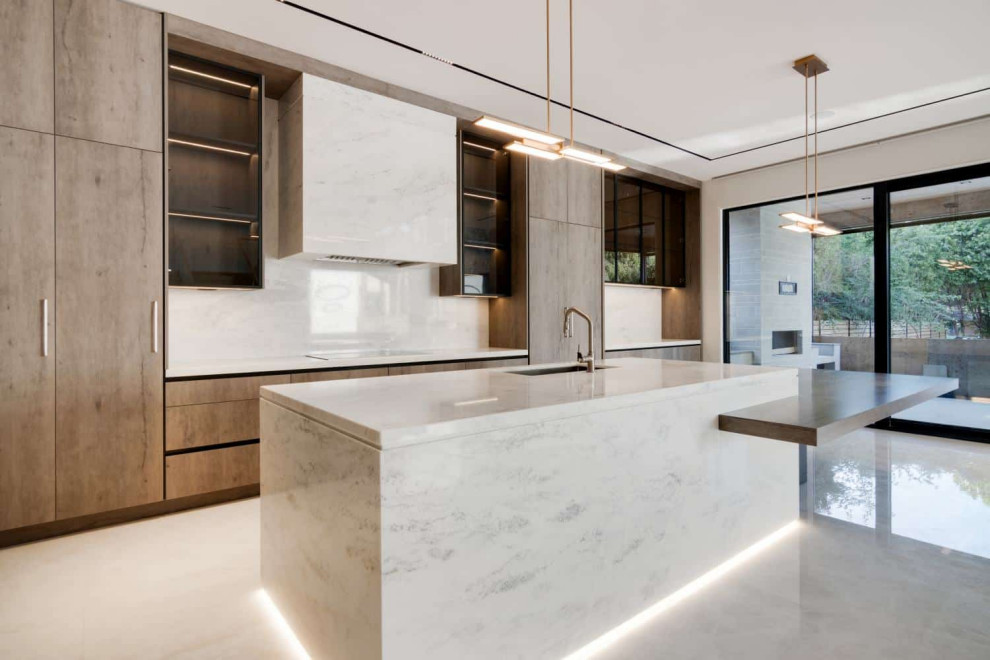 Inspiration for a transitional kitchen remodel in Toronto