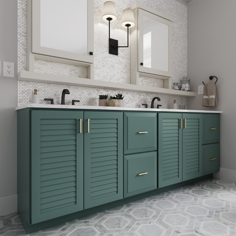 Idee per una stanza da bagno padronale classica di medie dimensioni con ante a persiana, ante verdi e due lavabi