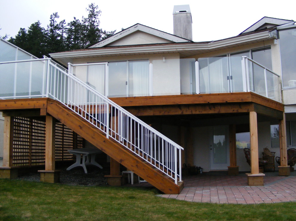 Photo of a modern verandah in Vancouver.