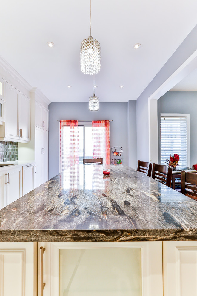 Kitchen - transitional kitchen idea in Toronto
