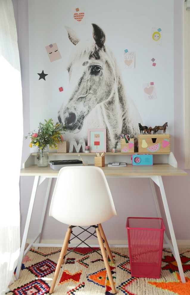 Design ideas for a mid-sized transitional kids' bedroom for girls in Melbourne.