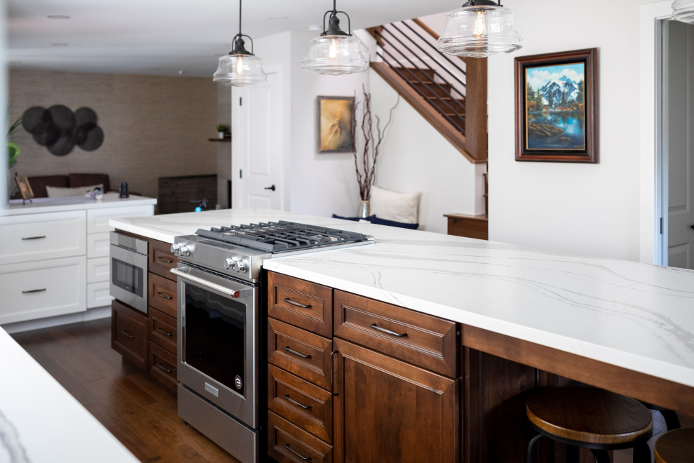 Transitional kitchen photo in Orange County