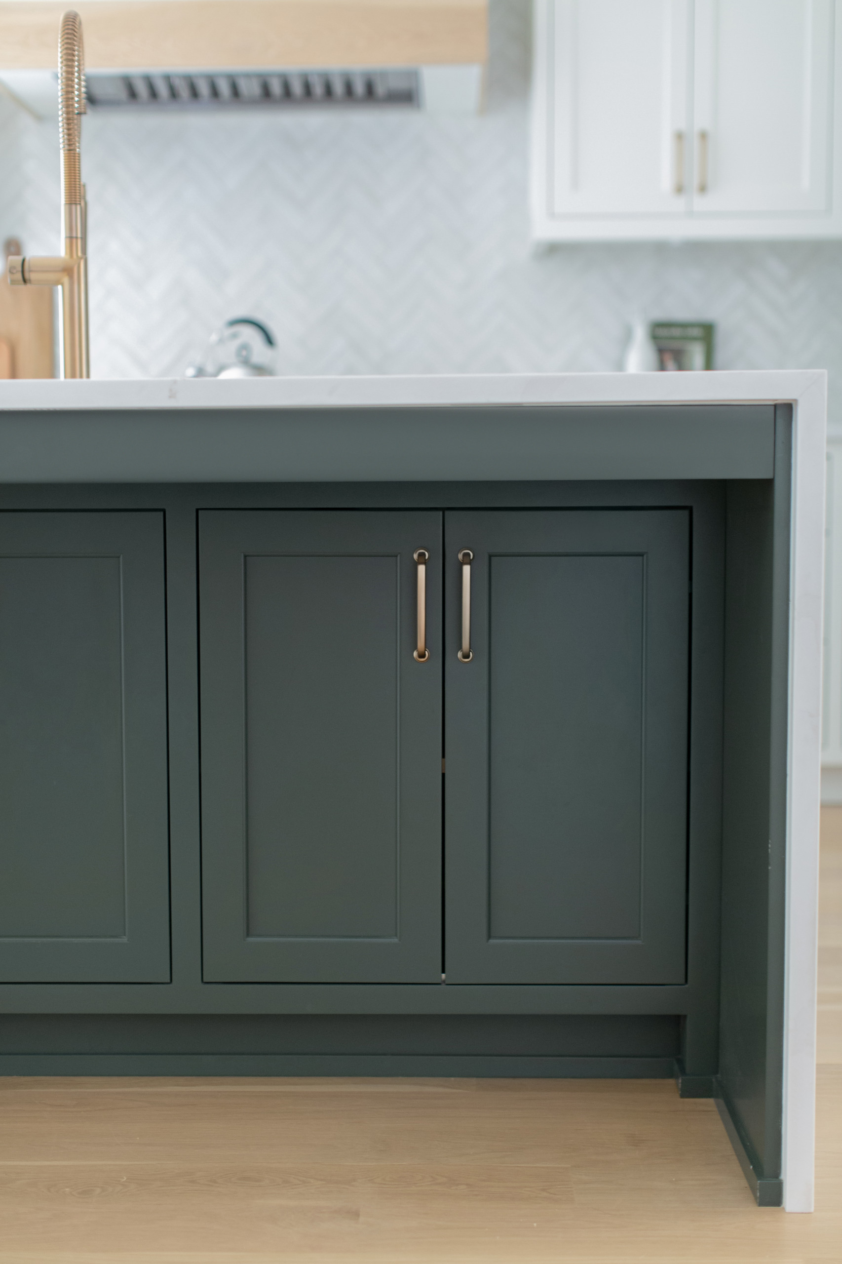 PEACHTREE CORNERS - White kitchen with Green island