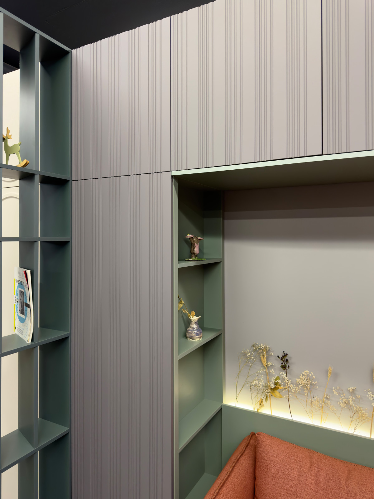 П-образный шкаф в шоуруме