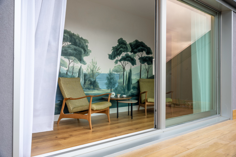 Atico "capricho" con algunos muebles de familia.