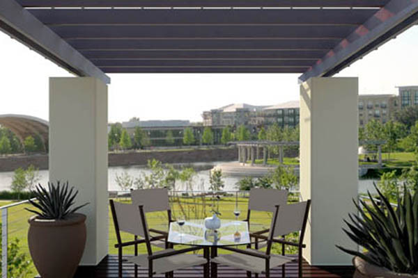 Example of a minimalist patio design in Austin