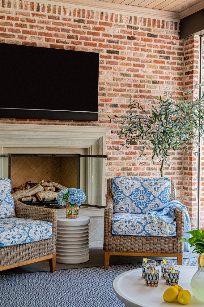 Inspiration for a transitional home design remodel in Dallas