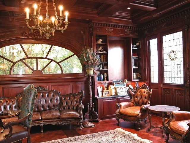 Design ideas for a traditional home office in Houston.
