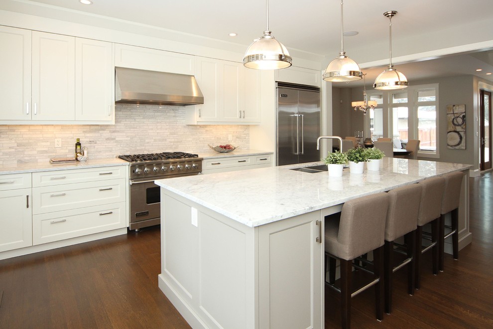 Inspiration for a transitional kitchen remodel in Calgary