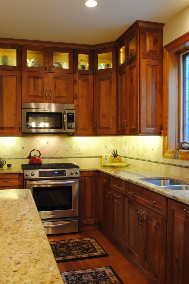 Kitchen - rustic kitchen idea in Philadelphia