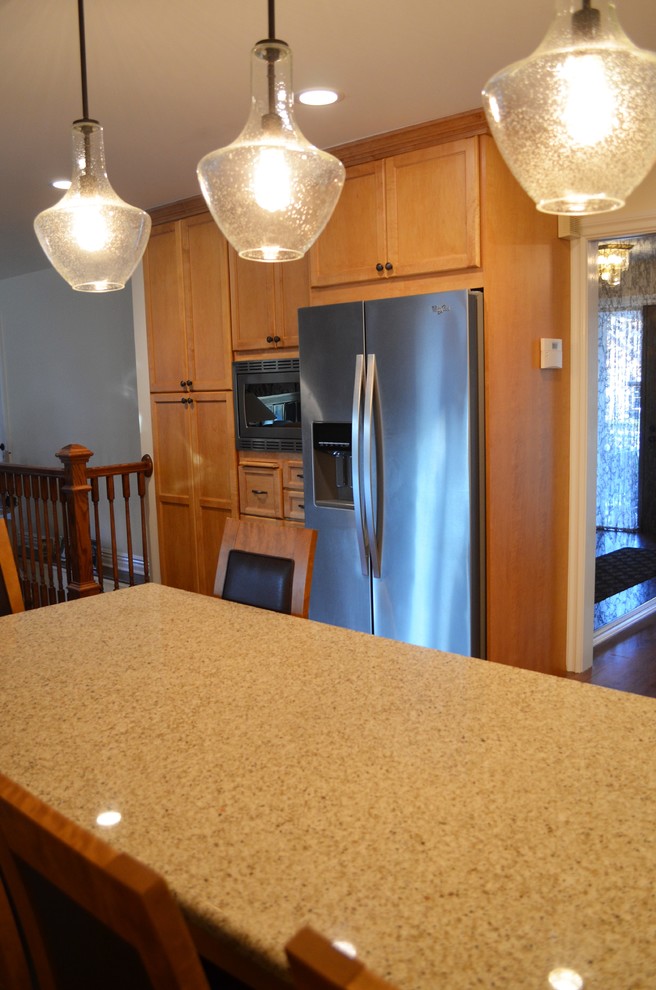 Transitional kitchen photo in Chicago