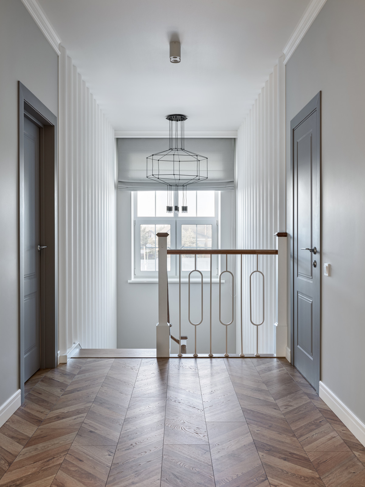 Современный интерьер с нотками классики: дом в Воронеже