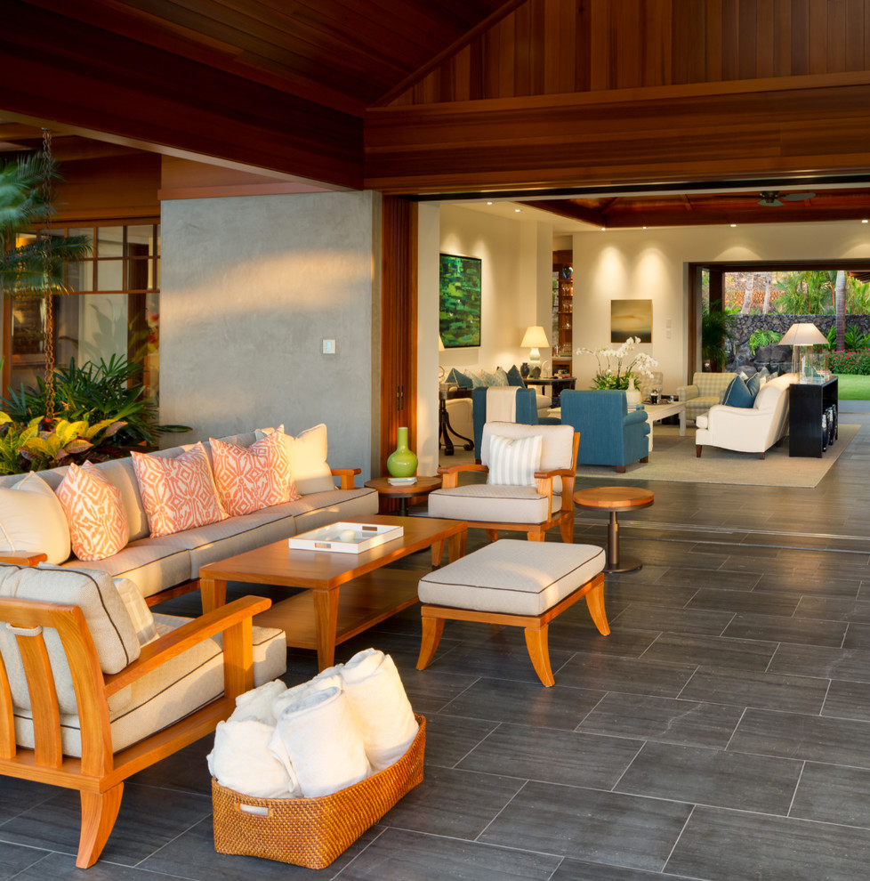 Design ideas for a tropical patio in Hawaii.