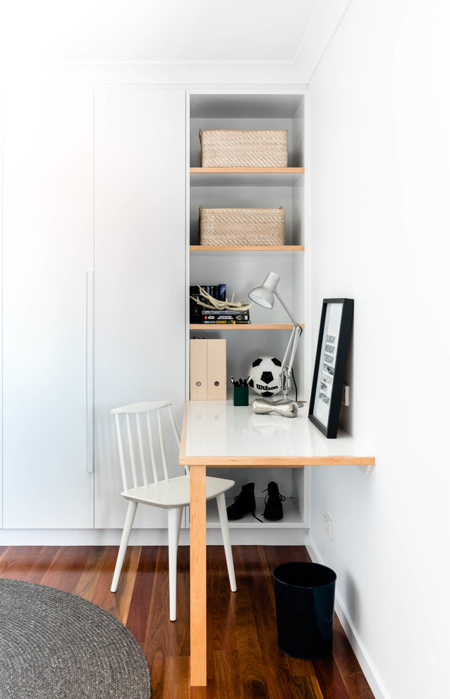 Design ideas for a contemporary home office in Brisbane.