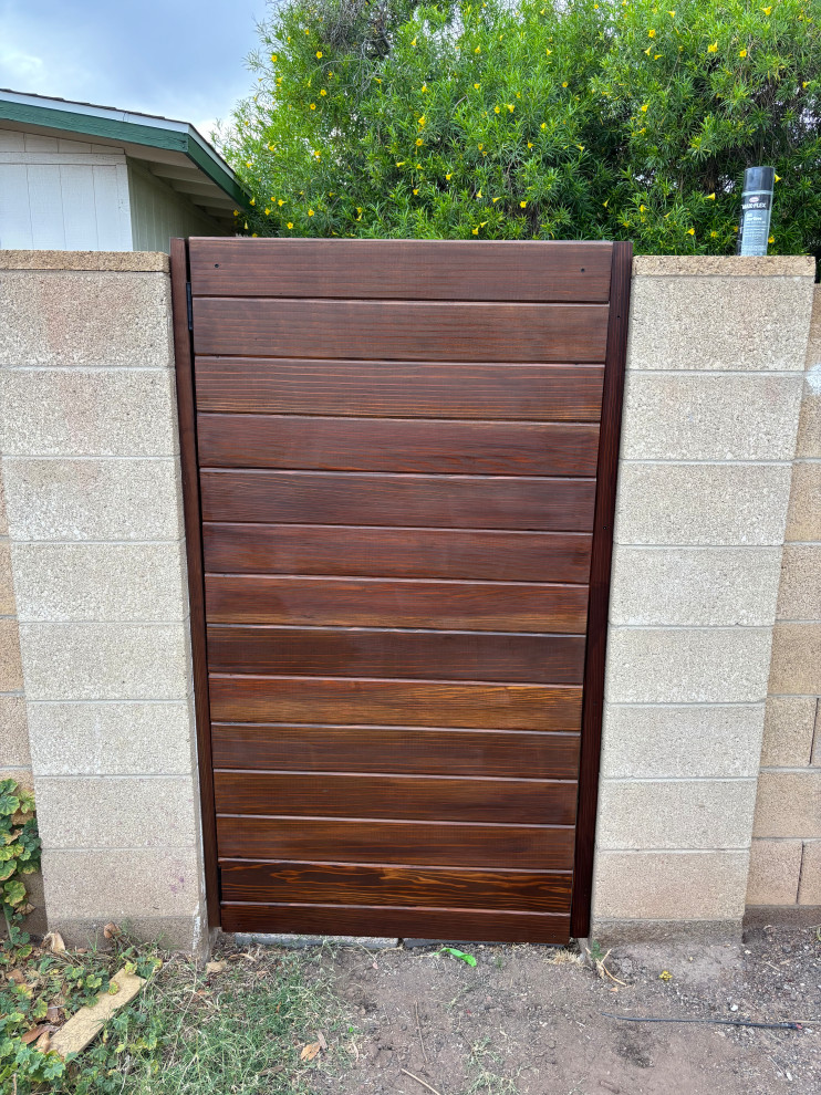 Elm St. Gates