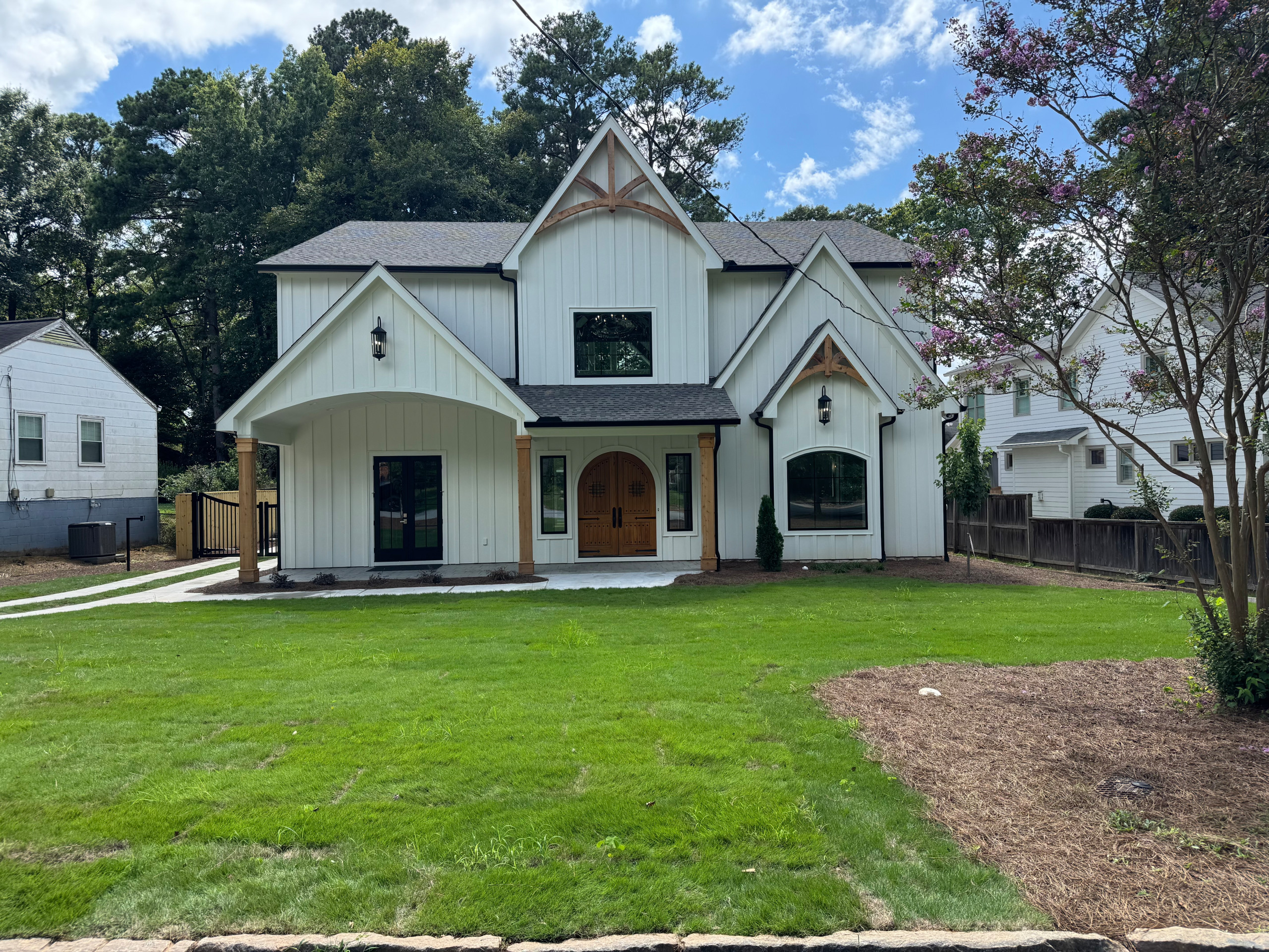 Example of an exterior home design in Atlanta