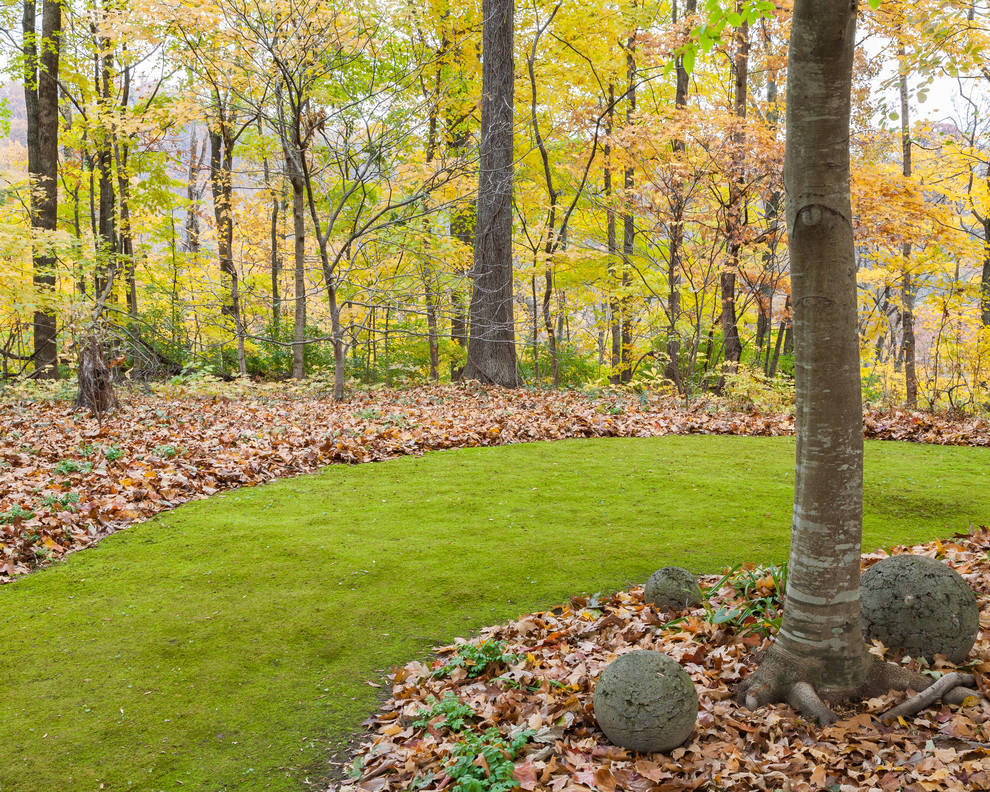 Inspiration for a traditional garden for fall in Nashville.