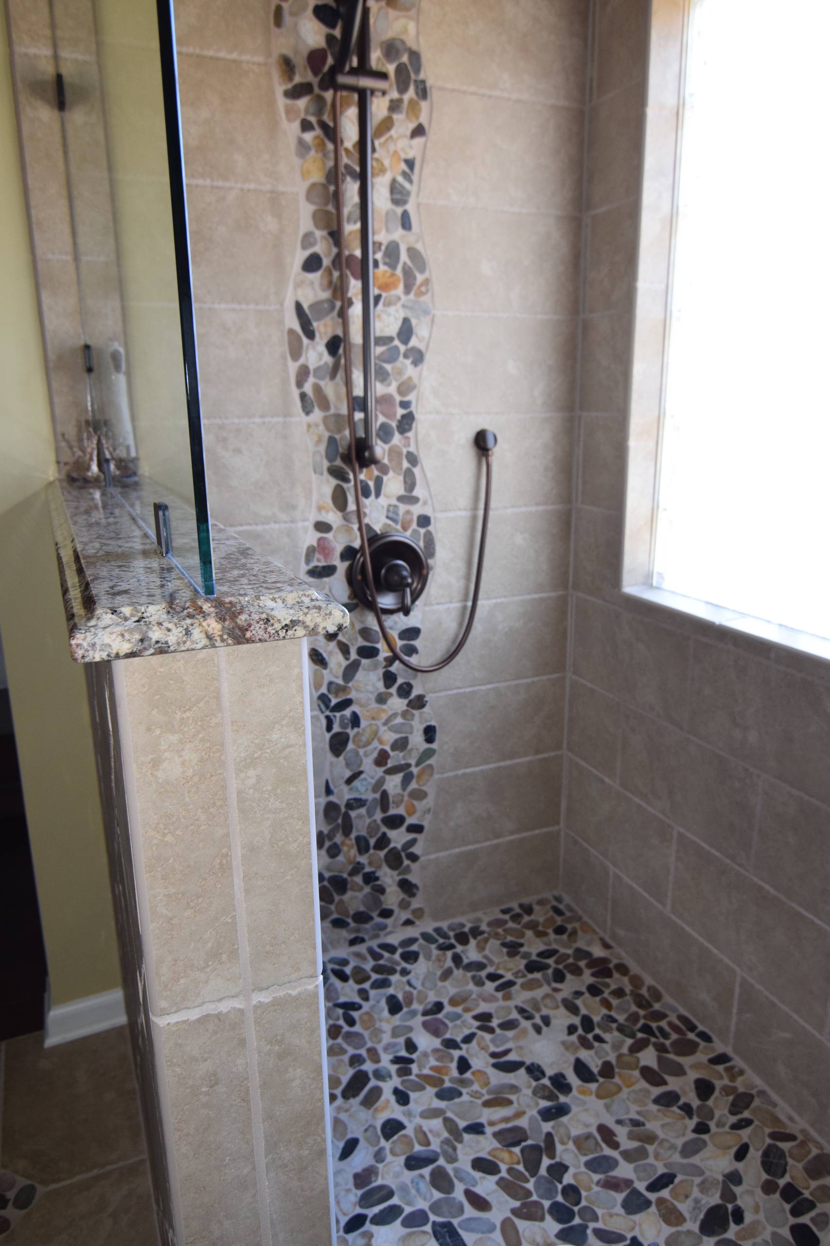 Unique doorless shower design