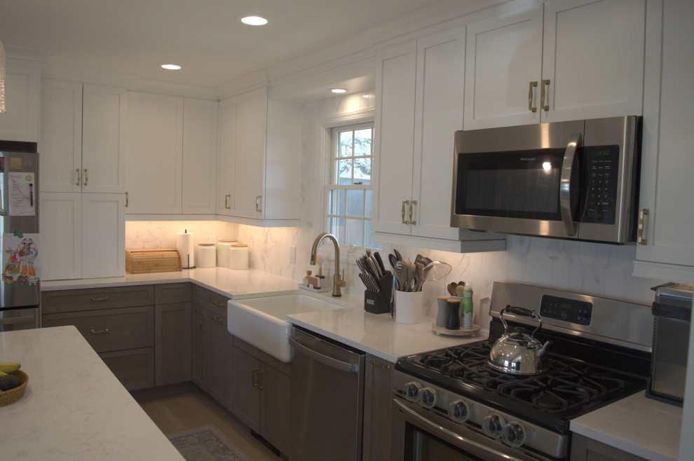 Home design - transitional home design idea in New York