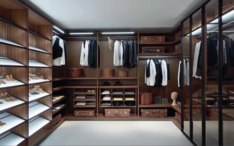 Inspiration for a modern walk-in wardrobe in New York.