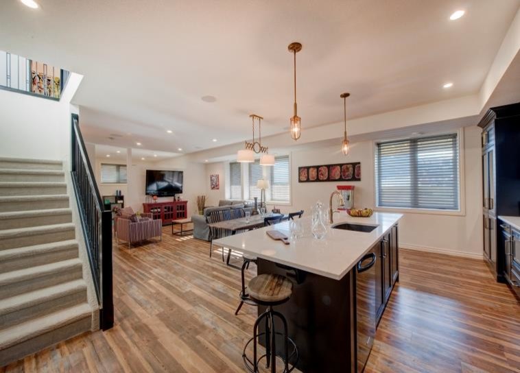 Transitional kitchen photo in Phoenix