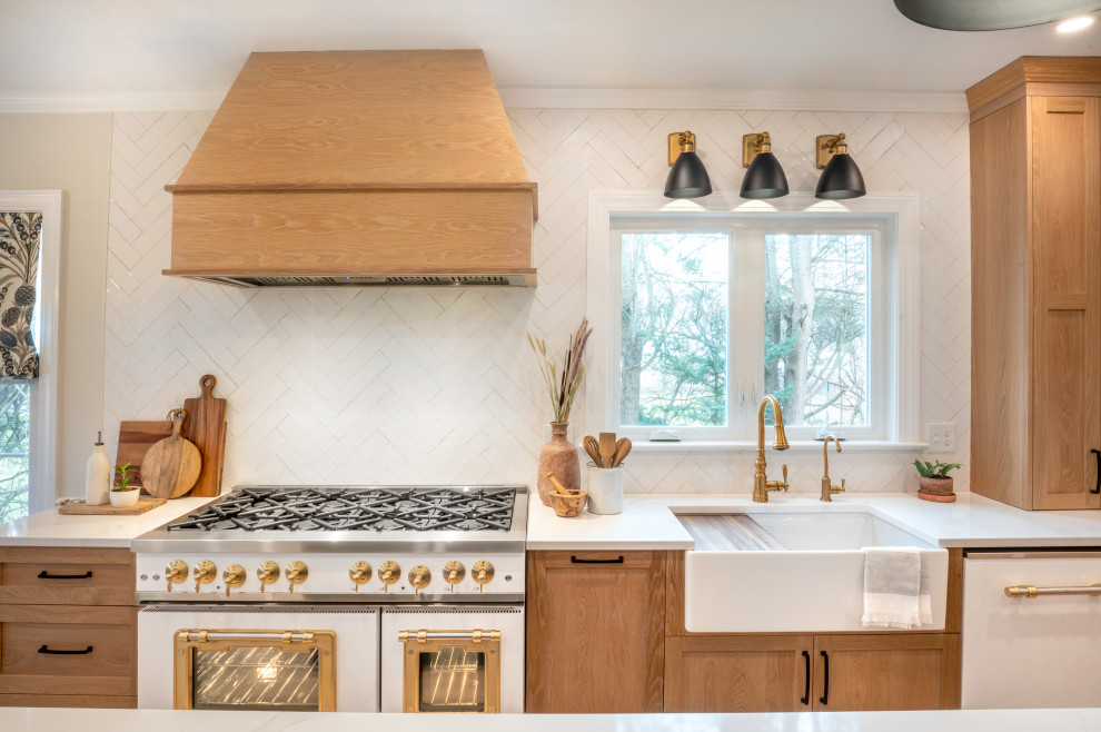 Vintage in Dark Blue and White Oak