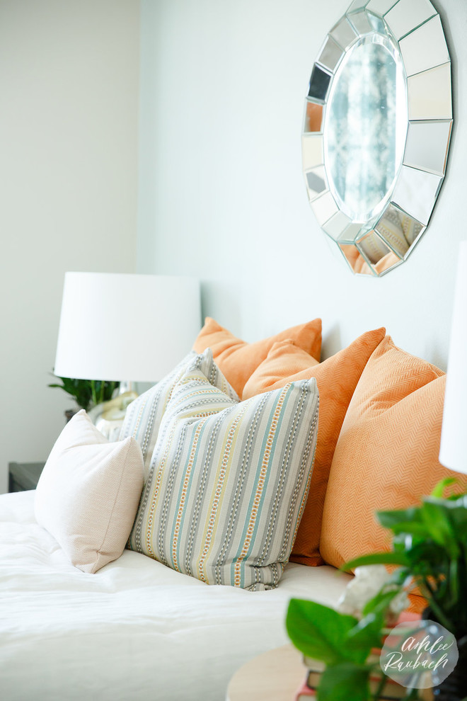 Inspiration for a transitional home design remodel in Orange County