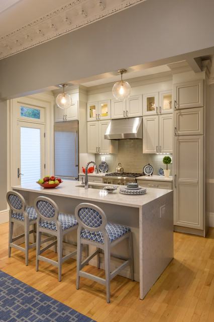 Boston Remodel classico-cucina