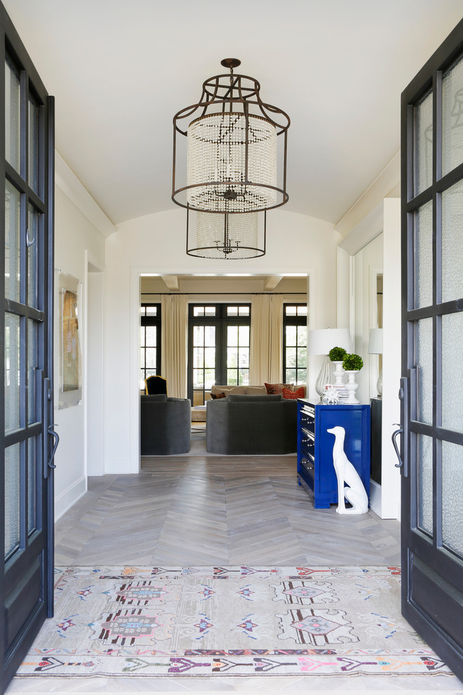 Inspiration for a transitional entryway in Nashville.