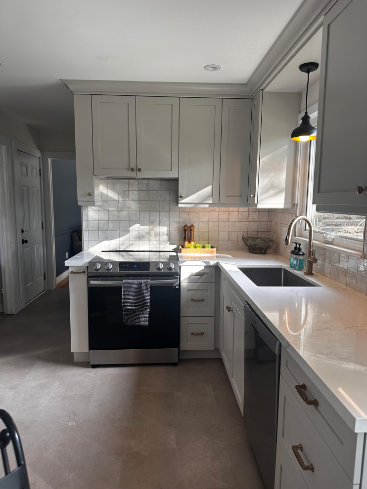 Spencer Crescent - Elegant Kitchen Remodel