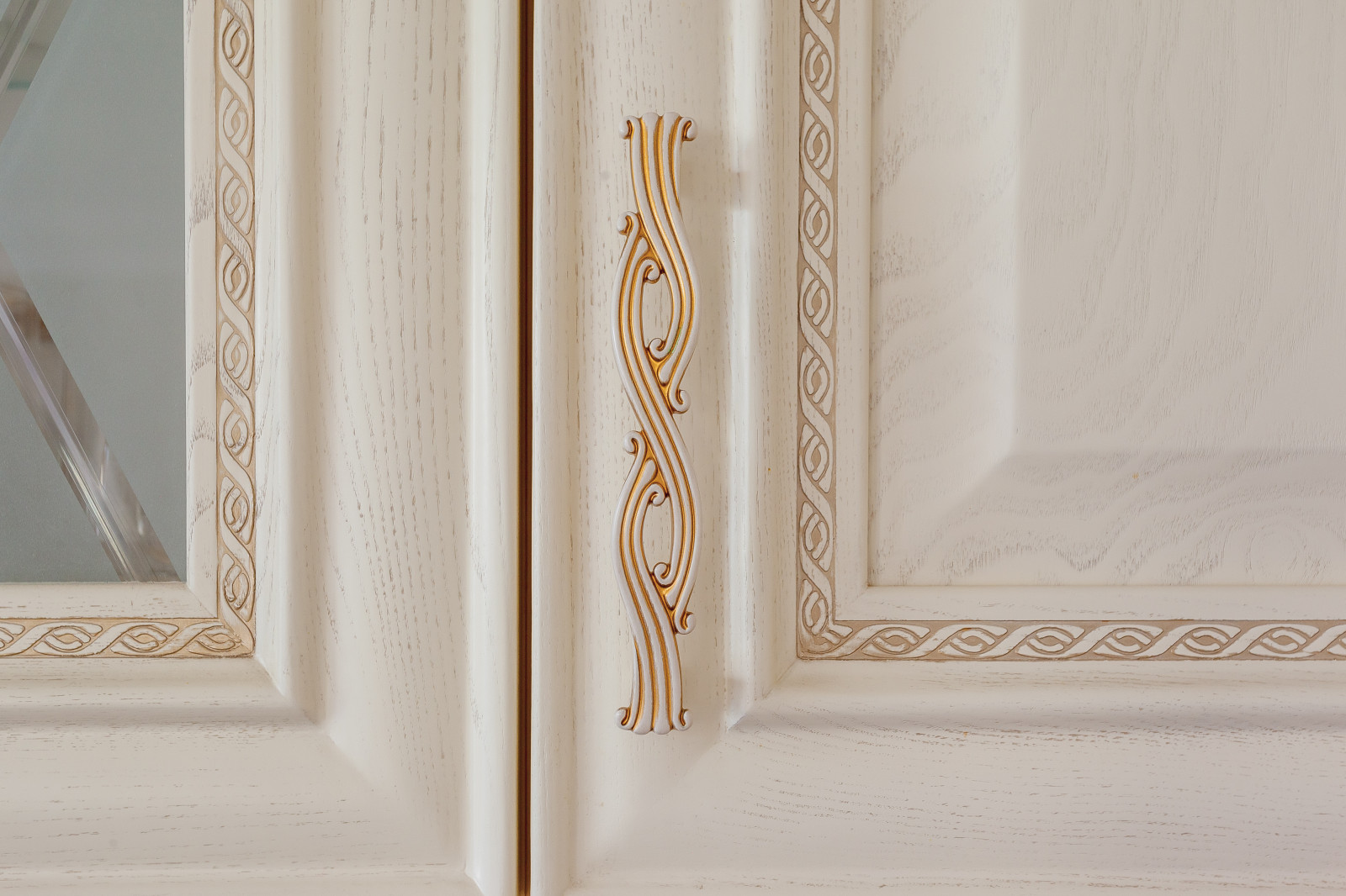 Кухня с порталом в частный дом г. Краснодар и массива ясеня