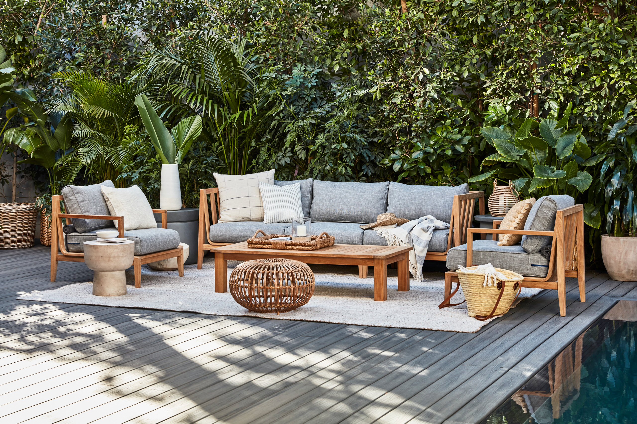 How To Protect Your Outdoor Furniture in Heavy Rain | Houzz AU
