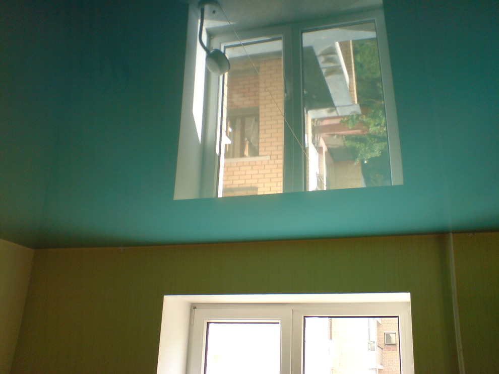 Глянцевый цветной натяжной потолок nsistem