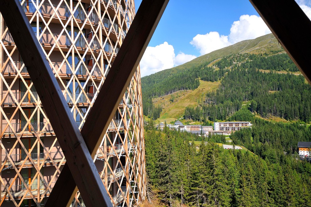 Cette photo montre une maison montagne.