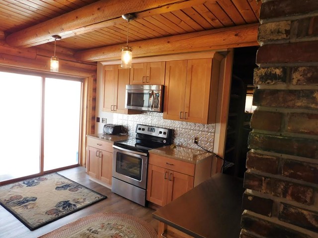 Log Home Kitchen Remodel rustik-koek