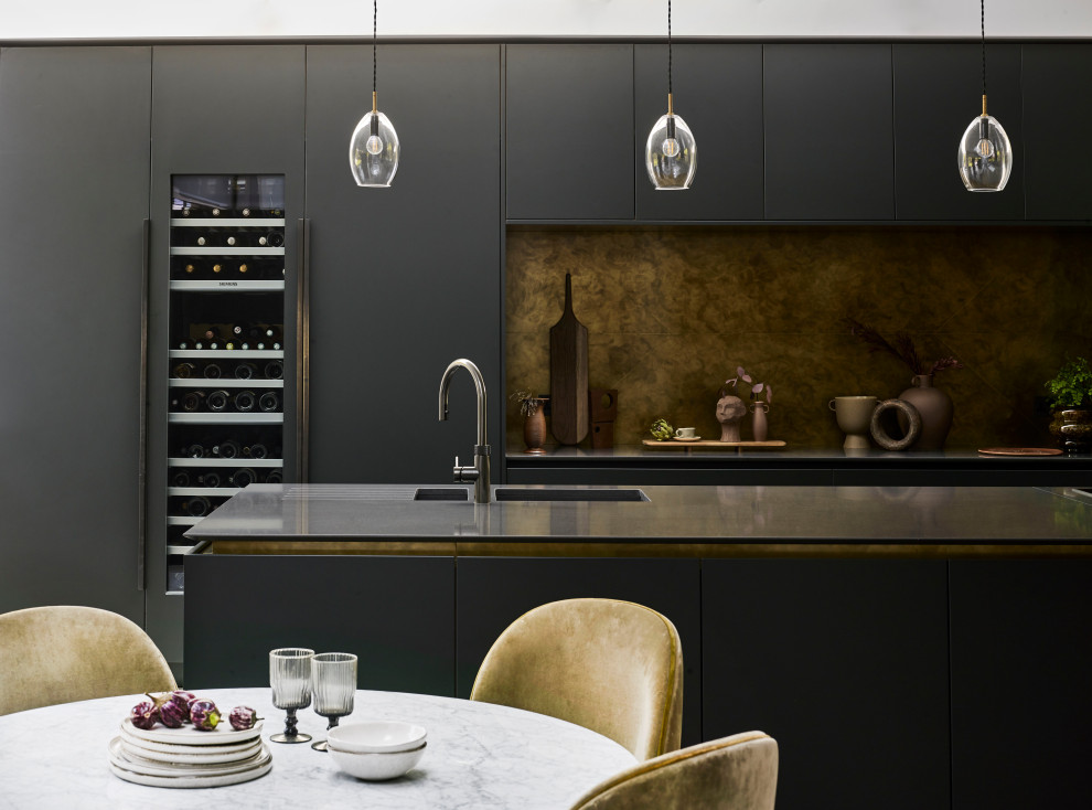Inspiration for a contemporary kitchen in London.